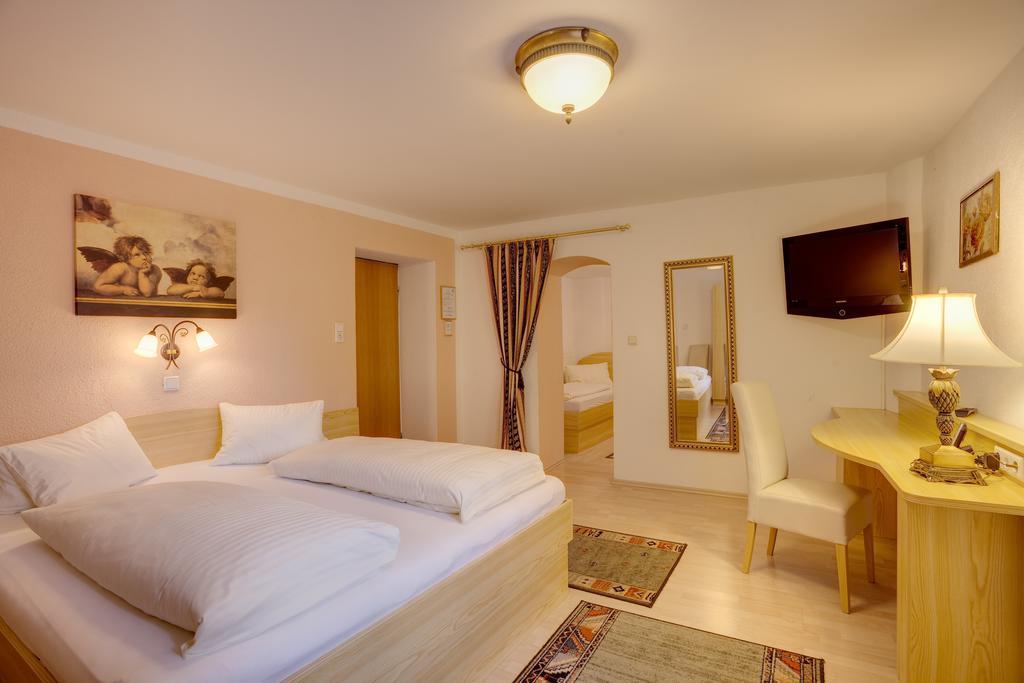 Cityhotel Schwarzer Baer Innsbruck Szoba fotó