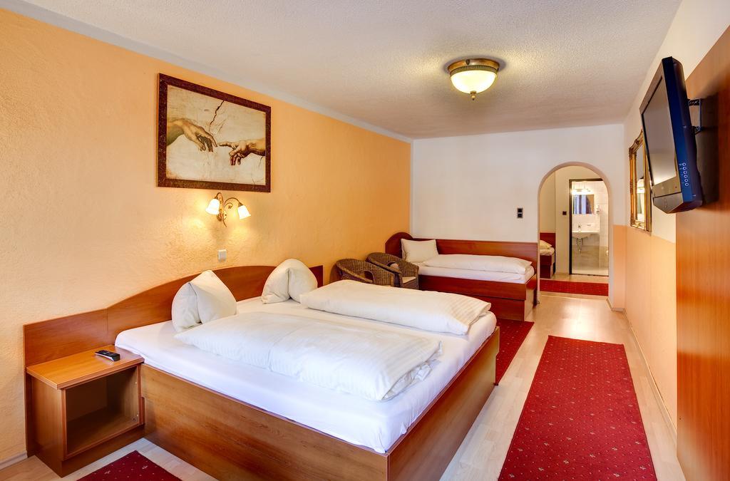 Cityhotel Schwarzer Baer Innsbruck Szoba fotó